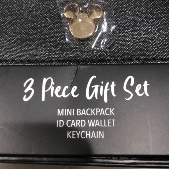 Disney Mickey Mouse Fuzzy Mini backpack gift set - Picture 5 of 12